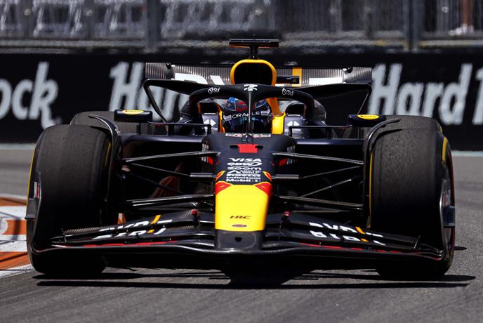 Grozen krog Verstappna, najsrečnejši pa Ricciardo