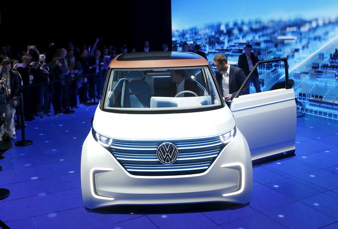 Volkswagen je v zadnjem letu že predstavil študijo električnega vozila budd-e, ki je reinkarnacija kultnega kombija z vzdevkom bulli. | Foto: Siol.net/ A. P. K.