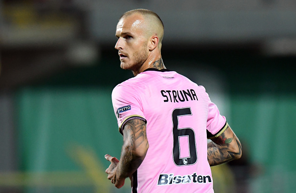 Aljaž Struna v drugi italijanski ligi redno igra za Palermo, ki je na dobri poti nazaj v prvo ligo. | Foto: Getty Images