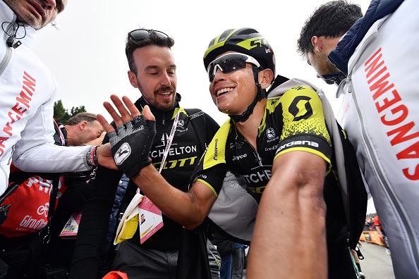 Veselje Estebana Chavesa  po prihodu v cilj 6. etape. | Foto: Getty Images