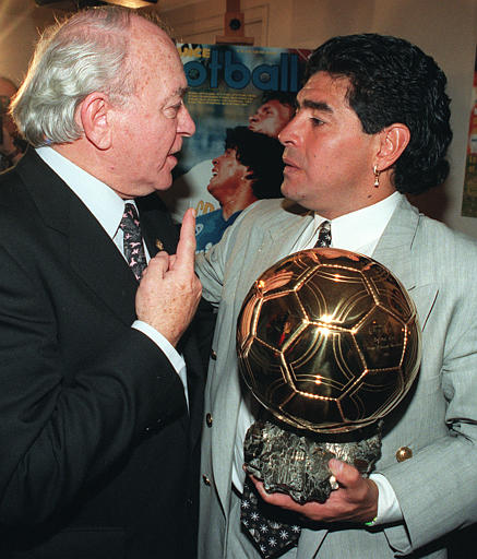 Maradona in Di Stefano na podelitvi zlate žoge leta 1995.  | Foto: Guliverimage/Vladimir Fedorenko