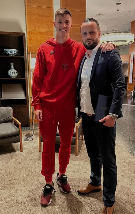 Šeško in njegov agent Elvis Bašanović. | Foto: Instagram