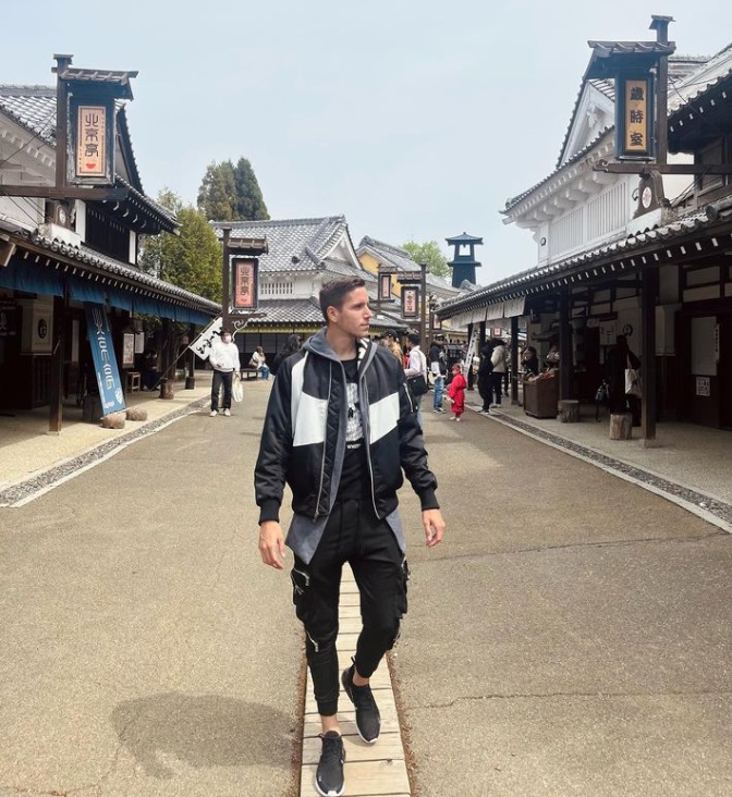 Na drugem delu sveta je odkrival lepote Japonske. | Foto: Instagram