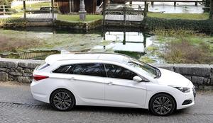 Hyundai rahlo oplemenitil ix20 in i40, ki vsako leto prepričata okoli 400 Slovencev