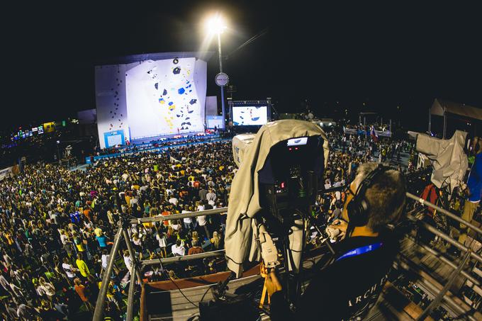 Tekmo v Kopru si je tudi letos ogledalo več tisoč navijačev. | Foto: Grega Valančič