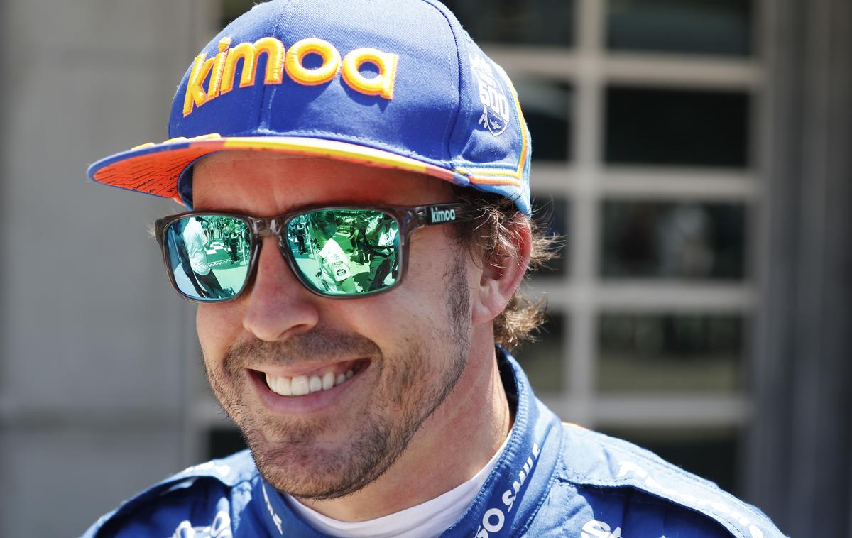 Fernandl Alonso | Alonso napada trojno dirkaško krono. Zmagi na dirkah v Monaku in Le Mansu že ima, manjka mu le še Indianapolis. | Foto Reuters