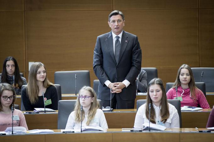 "Če želite okusiti pasti mladostništva, morate sem in tja iti tudi čez meje. Moja izkušnja z odraščanjem je, da sem si moral tudi za svojo lastno predrznost določati meje svoje sposobnosti," je poudaril predsednik republike Borut Pahor. | Foto: Ana Kovač