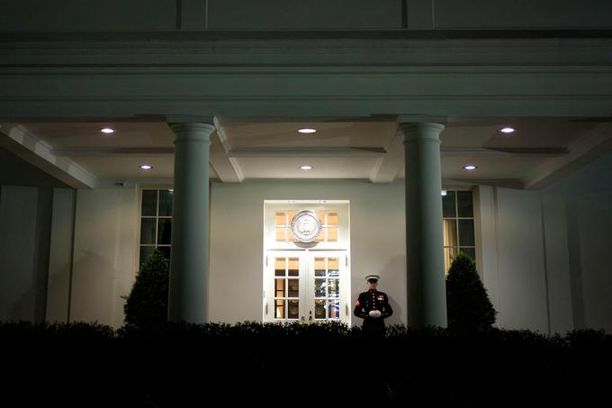 Nočno zasedanje v Beli hiši | Foto: Reuters