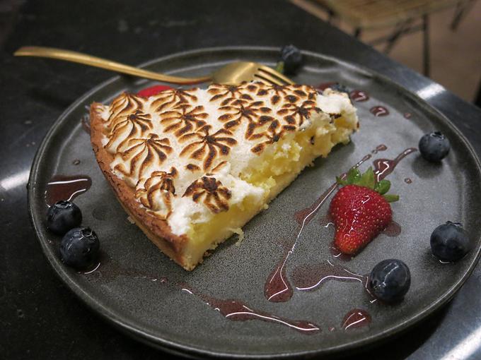 ... in limonova torta | Foto: Miha First