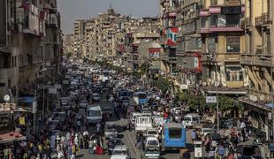 V požaru v Kairu umrlo najmanj 41 ljudi