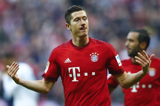 Robert Lewandowski je dosegel že 38 zadetkov v tej sezoni in je eden najbolj zaslužnih, da je Bayern pred vrati četrtega zaporednega naslova nemških prvakov.  | Foto: 