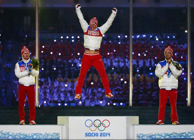 V Pjongčangu prav gotovo ne bomo videli smučarskega tekača Aleksandra Legkova, olimpijskega prvaka iz Sočija (tek na 50 km), ki so mu zaradi uporabe prepovedanih sredstev doživljenjsko prepovedali nastopanje na športnih tekmovanjih.  | Foto: Reuters