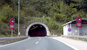 Štajerska avtocesta po naletu vozil v predoru Trojane znova normalno prevozna