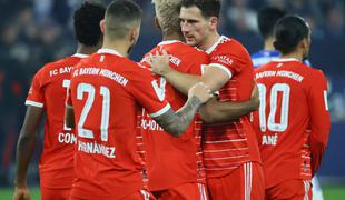 Bayern se je utrdil na prvem mestu, sprememba pod vrhom