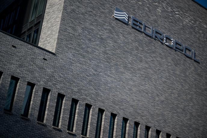 Europol, sedež, Haag | Europolove občutljive kadrovske datoteke so zaklenjene v sefu v posebni sobi, do katere ima dostop osebje z omejenim dostopom. Kodo za sef pozna zelo malo ljudi. | Foto Reuters