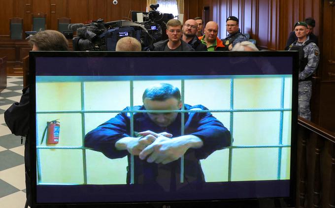 Navalni, najvidnejši kritik Kremlja, je v petek umrl med prestajanjem 19-letne zaporne kazni v zaporniški koloniji na skrajnem severu Rusije. Številni zahodni voditelji, pa tudi ruski oporečniki so za njegovo smrt neposredno okrivili Kremelj. | Foto: Reuters