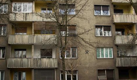 Mariborska upokojenka bo stanovanje morda dobila nazaj, zavarovalnica je umaknila izvršbo