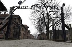 Umrl je obsojeni "knjigovodja iz Auschwitza"
