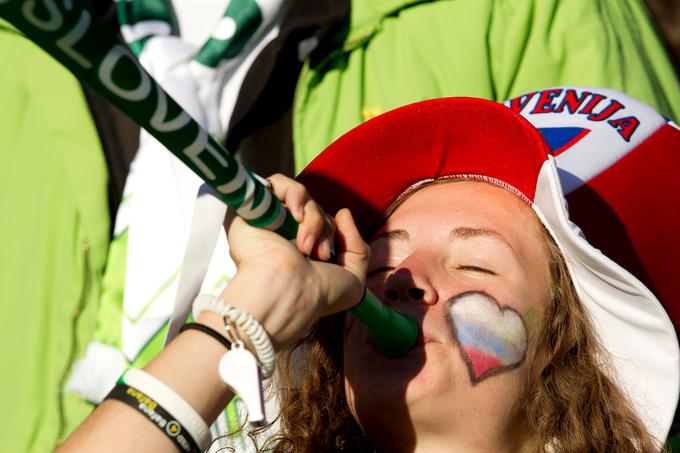 SP 2010 je zaznamovalo navijaško trobilo vuvuzela, ki je bolj ali manj paralo ušesa evropskih navijačev. | Foto: Vid Ponikvar