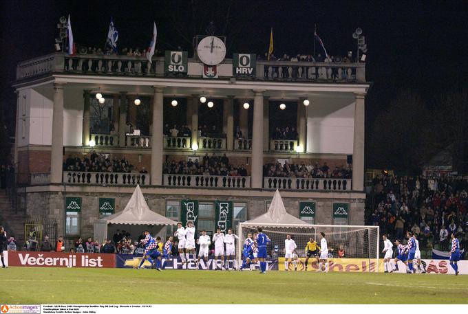Dotrajani bežigrajski stadion z "legendarnim" semaforjem je 19. novembra 2003 še zadnjič gostil kvalifikacijsko tekmo slovenske reprezentance. | Foto: Reuters