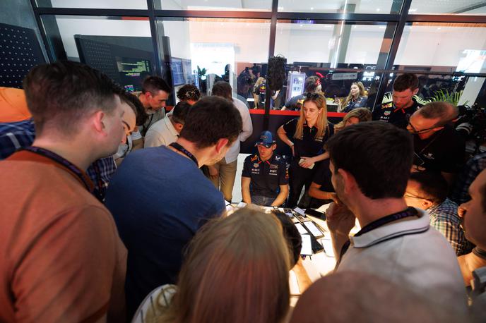 Džeda Max Verstappen | Ne toliko zaradi zmage v Bahrajnu, Maxa Verstappna so novinarji v sredo oblegali predvsem zaradi očeta Josa. | Foto Guliverimage