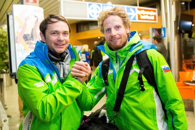 S Klemnom Bauerjem na Brniku po vrnitvi z olimpijskih iger v Sočiju, kjer je s šestim mestom v paralelnem veleslalomu dosegel svoj najboljši olimpijski rezultat. | Foto: Sportida