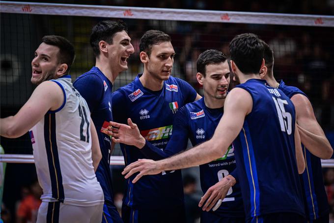 Italijani so z osmo zmago prehiteli Slovence. | Foto: Volleyballworld