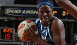 Video: Zlomljen nos dokaz, da z dekleti WNBA ni šale