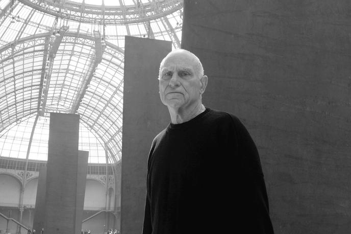 Richard Serra, kipar | Serra, ki je vpliv na svoj umetniški slog in razvoj od slikanja do kiparstva pripisoval Franciji, Španiji in Japonski, se je v poznih 60. letih prejšnjega stoletja preselil v New York. | Foto Guliverimage