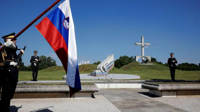 Spomenik padlim v vojni za Slovenijo leta 1991 na ljubljanskih Žalah. | Foto: Matic Prevc/STA