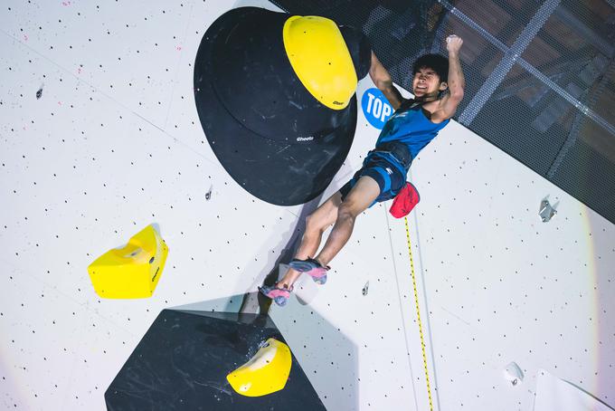 Šestnajstletni japonski čudežni deček Sorato Anraku je v moškem finalu edini dosegel vrh smeri. | Foto: Grega Valančič