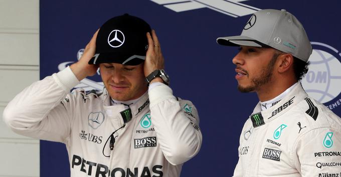 Rosberga in Hamiltona pred zadnjo dirko sezone loči 12 točk. Bo Angležu uspelo nemogoče in se bo veselil še četrtega naslova svetovnega prvaka? | Foto: Reuters