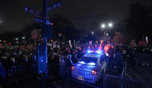 Na protestih proti Trumpu aretirali 95 ljudi