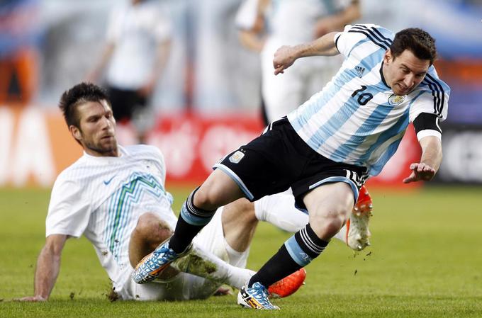 Boštjan Cesar se je proti Lionelu Messiju pomeril pred osmimi leti. Takrat se je Argentinec pripravljal na SP v Braziliji, kjer je ostal praznih rok v finalu proti Nemčiji (0:1). | Foto: 