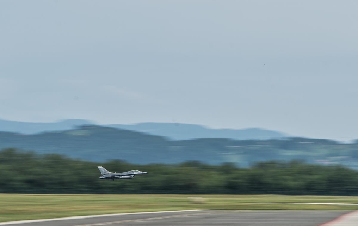 F16 - lovec letališče Cerklje | Foto Klemen Korenjak