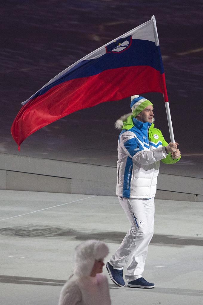Tomažu Razingarju je pripadla čas zastavonoše na zimskih olimpijskih igrah 2014 v Sočiju. | Foto: 