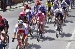 V živo: kolesarji se vzpenjajo na prelaz Mortirolo, Pogačar se še "skriva" v glavnini