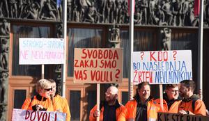 Zaposleni Salonita Anhovo protestirali v Ljubljani #video