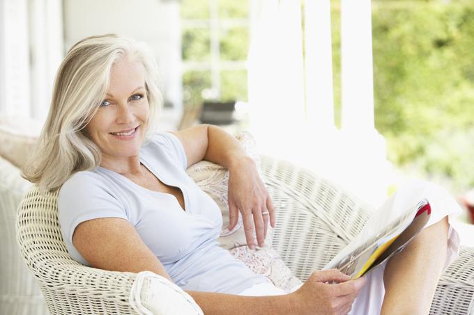 Starejša ženska, branje | Foto: Thinkstock