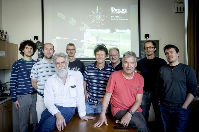 Slovenski fiziki z Instituta Jožef Stefan, ki so sodelovali oziroma še vedno sodelujejo v enem ali več raziskovalnih projektih Evropske organizacije za jedrske raziskave (CERN).
 | Foto: 
