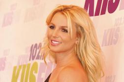 Britney Spears proslavlja svojo svobodo s serijo golih fotografij