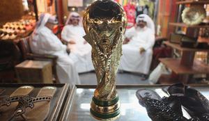 Kar je FIFA skuhala, naj v Katarju tudi poje