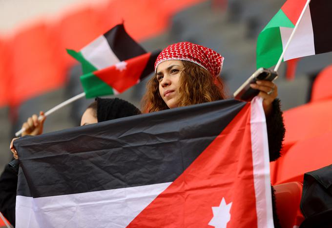 Navijači Jordanije so imeli v petek razlog za dobro voljo v Katarju. | Foto: Reuters