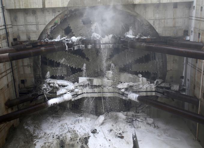 Tako je Bertha porušila betonski čep na drugi strani predora in uradno končala svoje delo. | Foto: Reuters