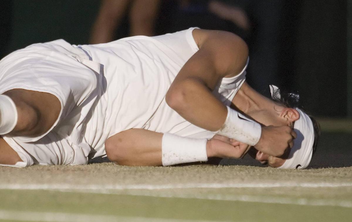 Rafael Nadal | Rafael Nadal je v letošnji sezoni igral le na treh uradnih dvobojih. Sicer je dvakrat zmagal na wimbledonski travi (2008 in 2010). | Foto Guliverimage