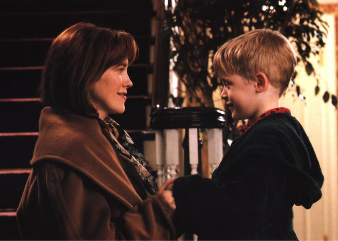 Catherine O'Hara in Macaulay Culkin leta 1990 v prvem delu filma Sam doma | Foto: Guliverimage
