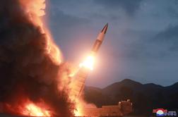 Pjongjang izstrelil nove projektile in zavrnil mirovne pogovore s Seulom