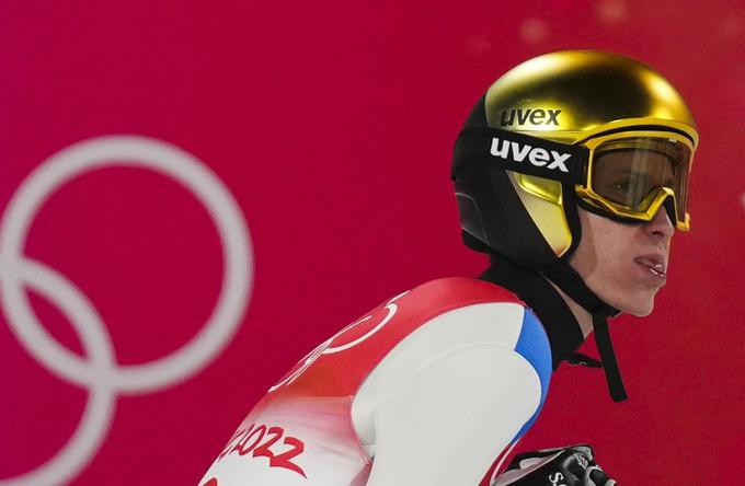 Peter Prevc je na Kitajskem za olimpijskih bronom zaostal le polovico točke. | Foto: Reuters