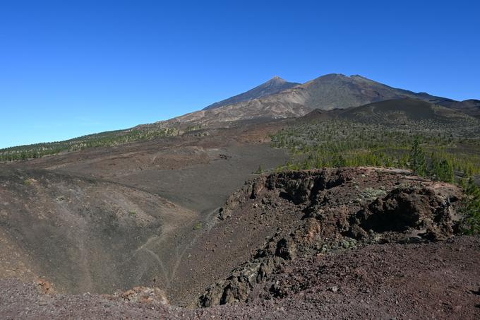 Pogled na Pico Viejo in El Teide z vulkana Samara. | Foto: Matej Podgoršek