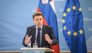 MZZ: Slovenijo v migracijskem paktu moti obvezna solidarnost